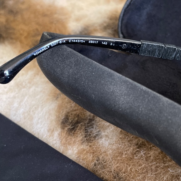 Chanel sunglasses - Picture 3 of 5